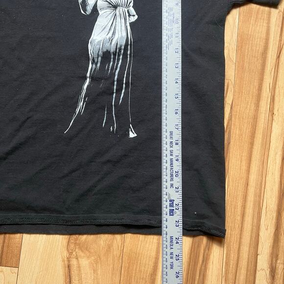 RESIDENT EVIL VILLAGE Lady Dimetrescu Graphic T-Shirt 2021 Official Size Small - Picture 3 of 4